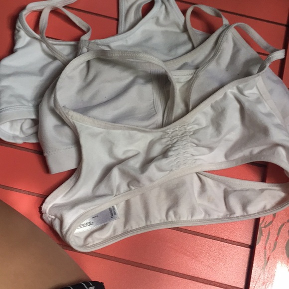 Bras - Picture 2 of 6